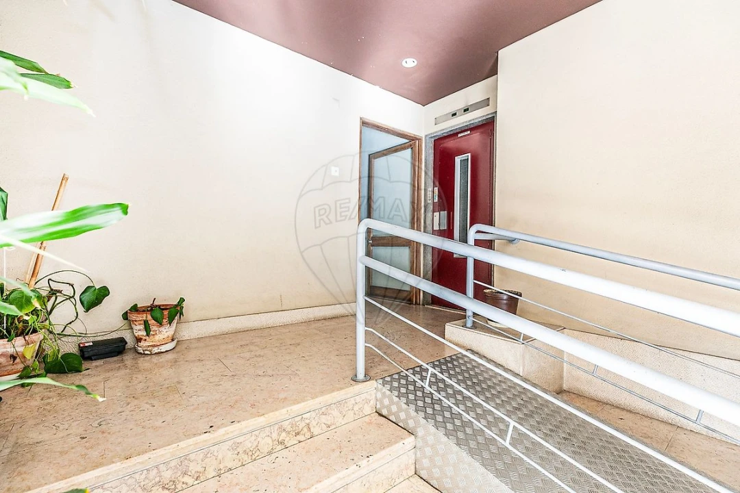 Apartamento T2 para Arrendamento em Lumiar Foto 19