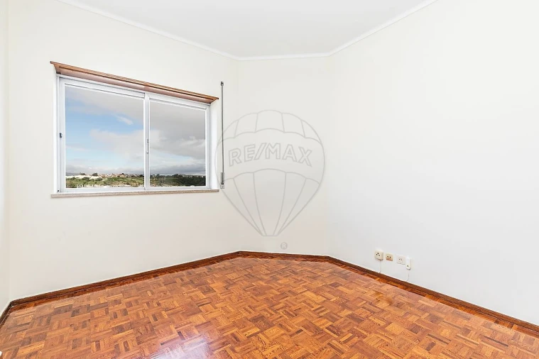 Apartamento T2 para Arrendamento em Lumiar Foto 13
