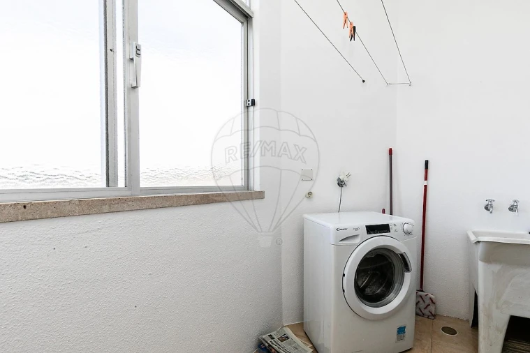 Apartamento T2 para Arrendamento em Lumiar Foto 7