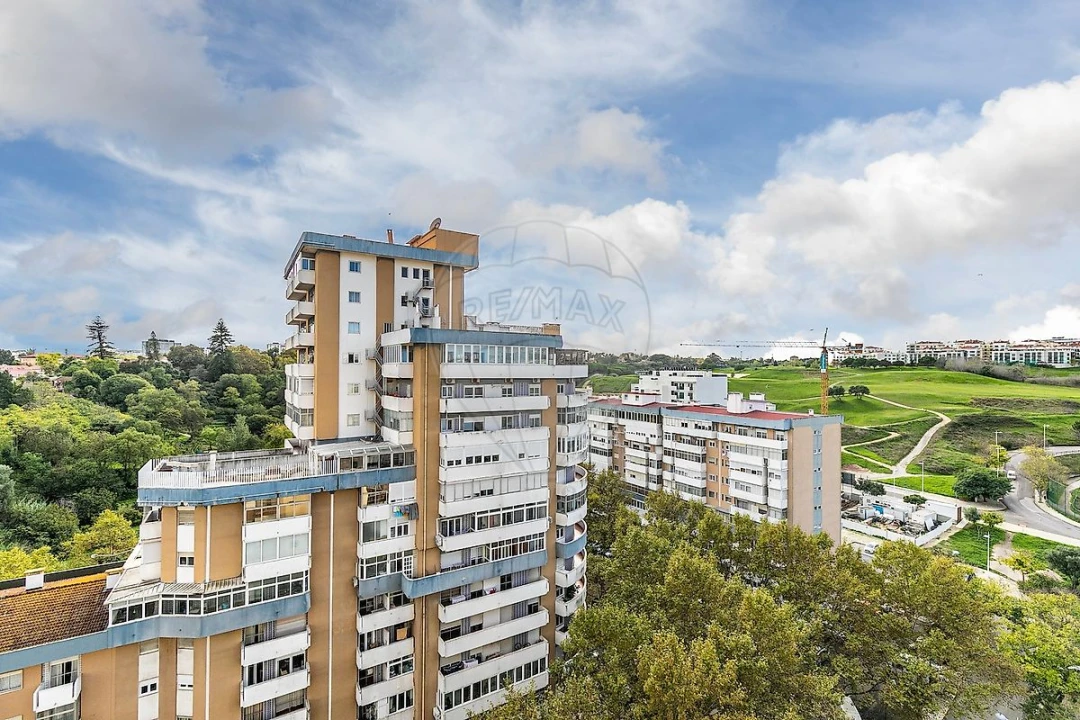 Apartamento T2 para Arrendamento em Lumiar Foto 15