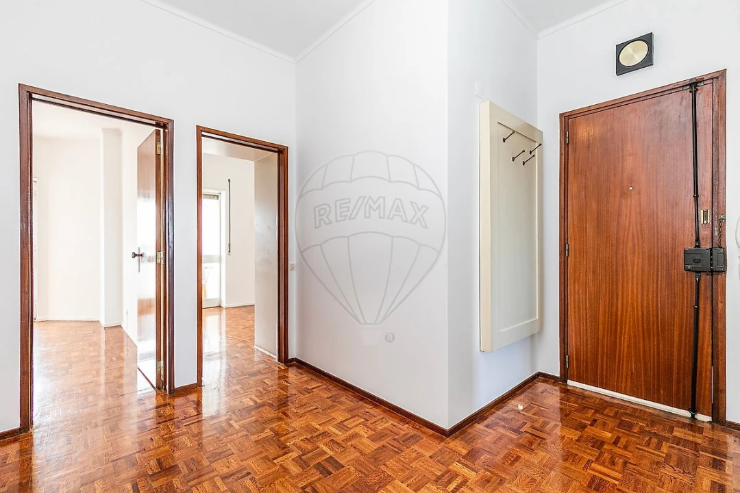 Apartamento T2 para Arrendamento em Lumiar Foto 1