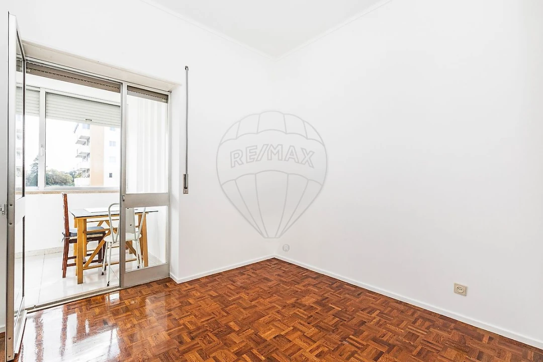 Apartamento T2 para Arrendamento em Lumiar Foto 17