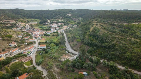 Moradia T3 para Venda em Azueira e Sobral da Abelheira