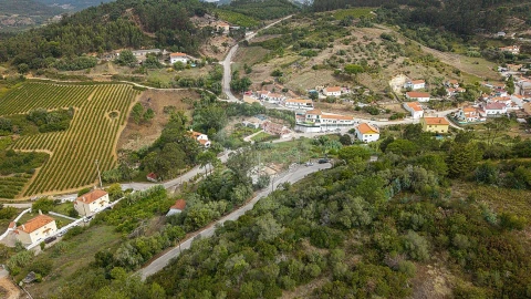 Moradia T3 para Venda em Azueira e Sobral da Abelheira