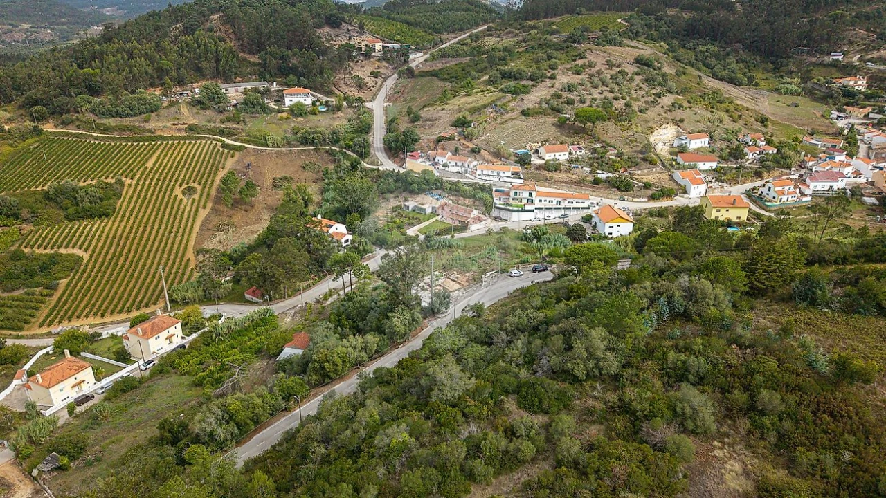 Moradia T3 para Venda em Azueira e Sobral da Abelheira Foto 5