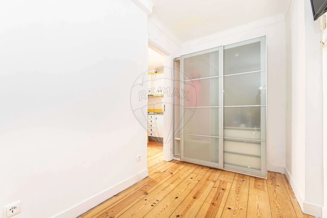 Apartamento T1 para Arrendamento em Santa Maria Maior Foto 2