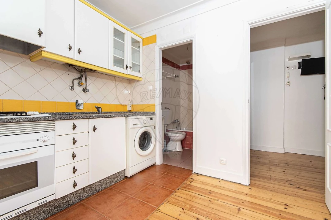 Apartamento T1 para Arrendamento em Santa Maria Maior Foto 9