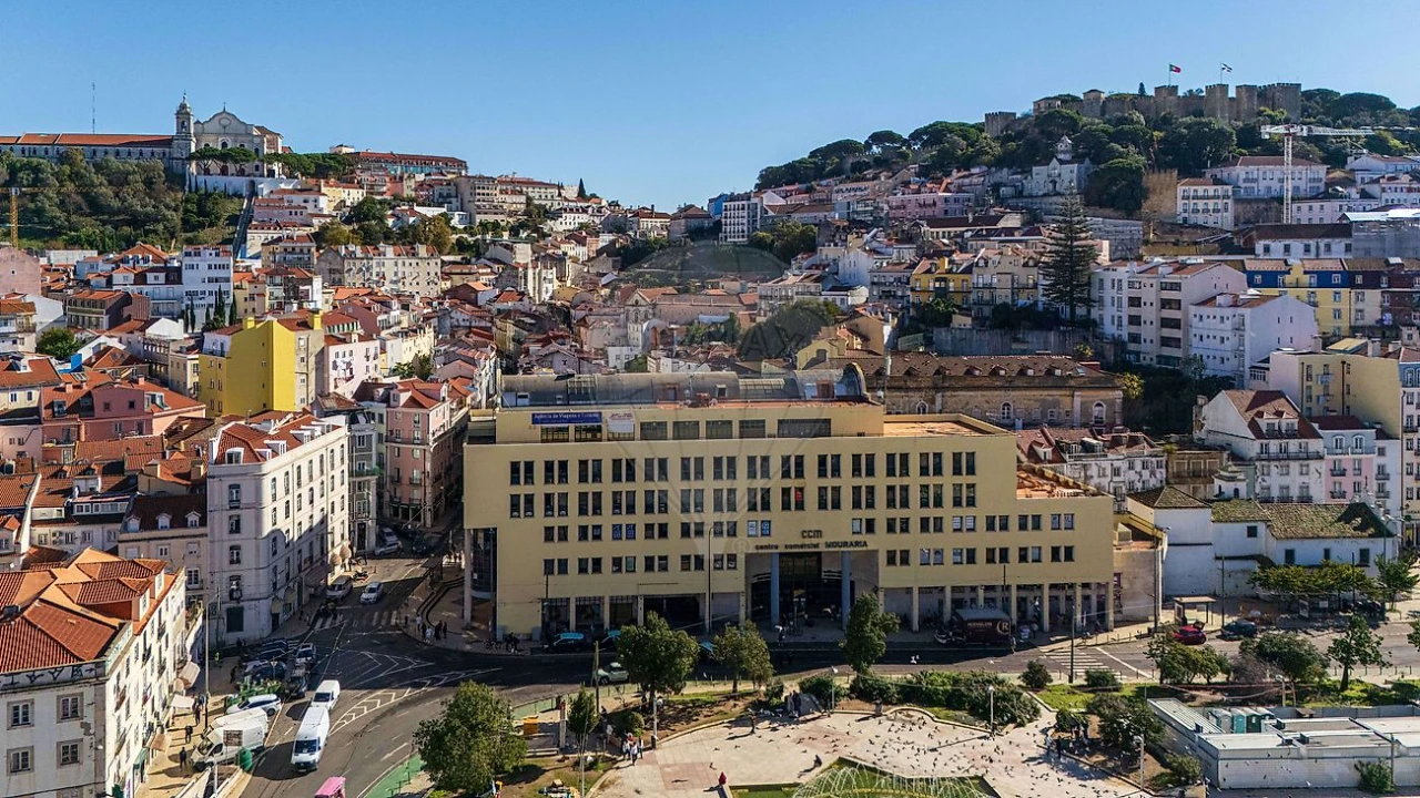 Apartamento T1 para Arrendamento em Santa Maria Maior Foto 14