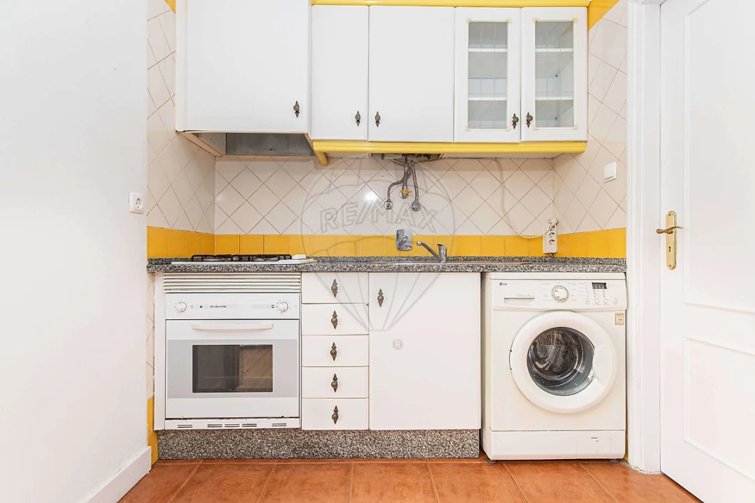 Apartamento T1 para Arrendamento em Santa Maria Maior Foto 5