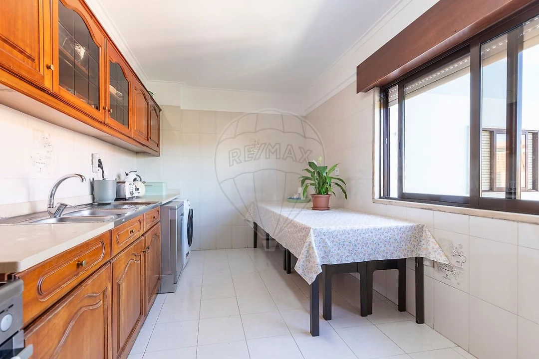 Apartamento T3 para Venda em Agualva e Mira-Sintra Foto 6