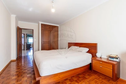 Apartamento T3 para Venda em Agualva e Mira-Sintra