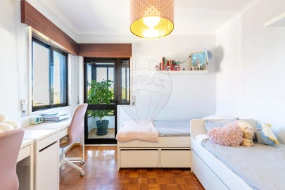 Apartamento T3 para Venda em Agualva e Mira-Sintra