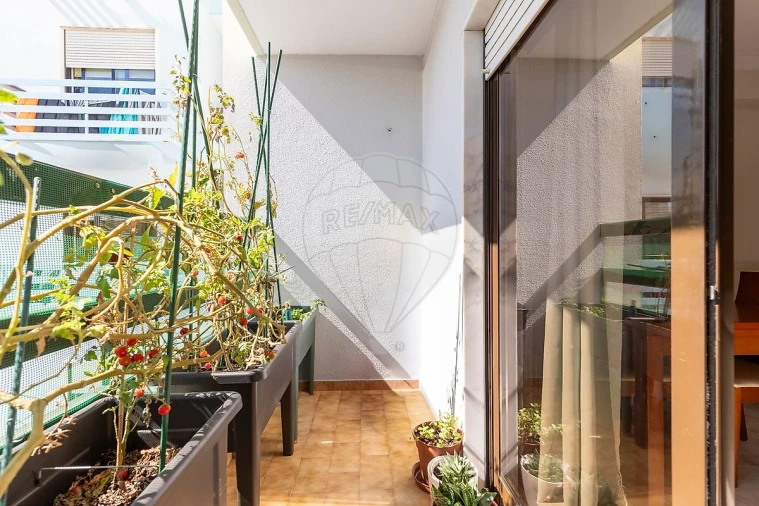 Apartamento T3 para Venda em Agualva e Mira-Sintra Foto 2