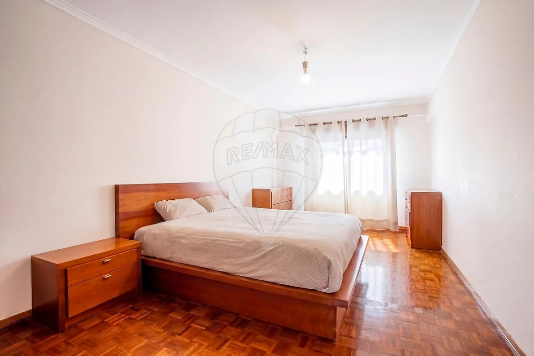 Apartamento T3 para Venda em Agualva e Mira-Sintra Foto 15