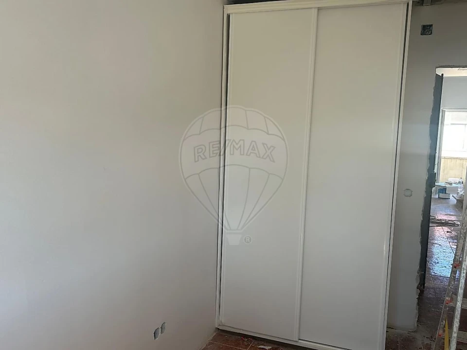 Apartamento T2 para Venda em Queluz e Belas Foto 4