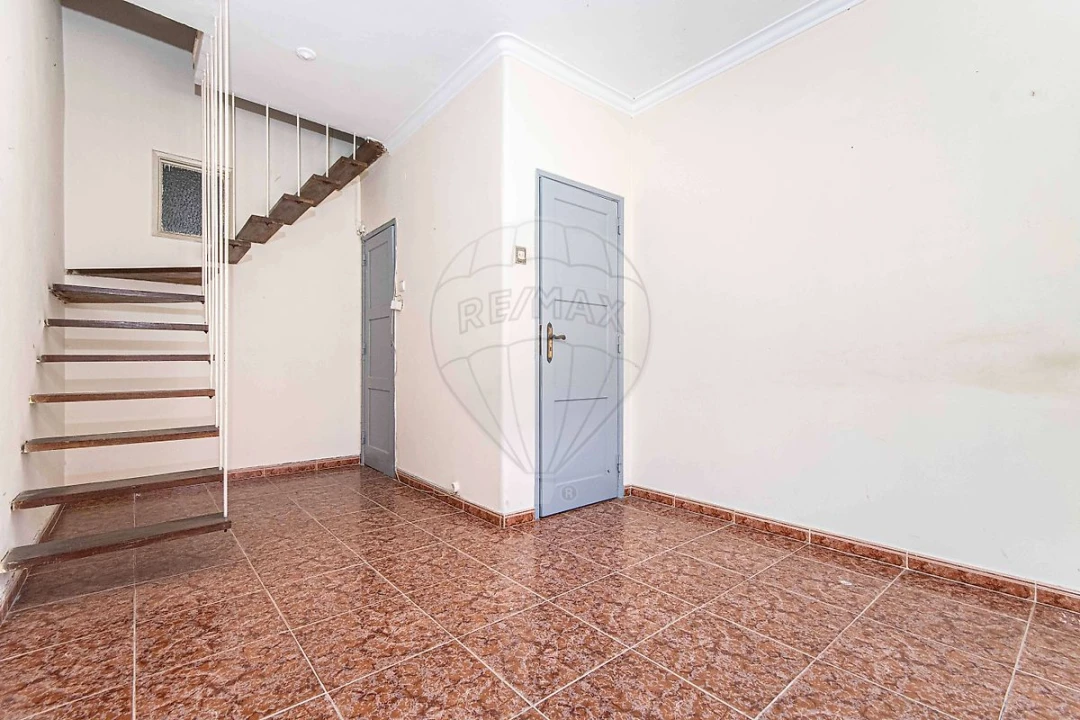 Apartamento T2 para Venda em Queluz e Belas Foto 5