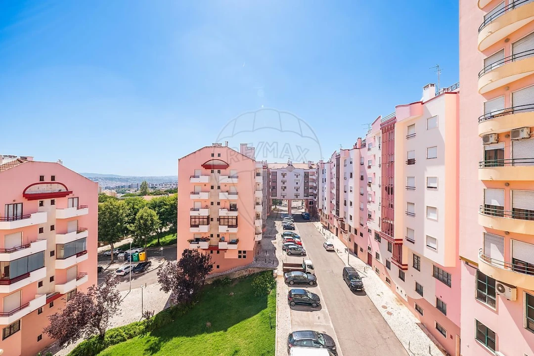 Apartamento T2 para Venda em Ramada e Caneças Foto 9