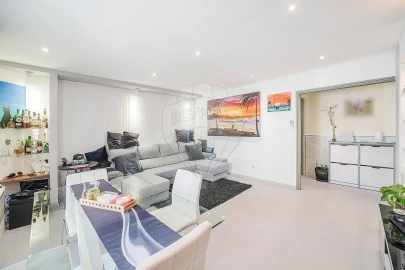 Apartamento T2 para Venda em Ramada e Caneças
