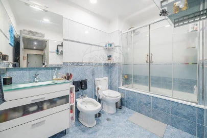 Apartamento T2 para Venda em Ramada e Caneças