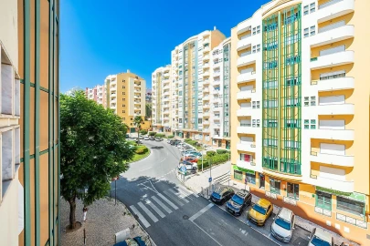 Apartamento T2 para Venda em Ramada e Caneças