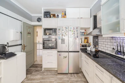 Apartamento T2 para Venda em Ramada e Caneças