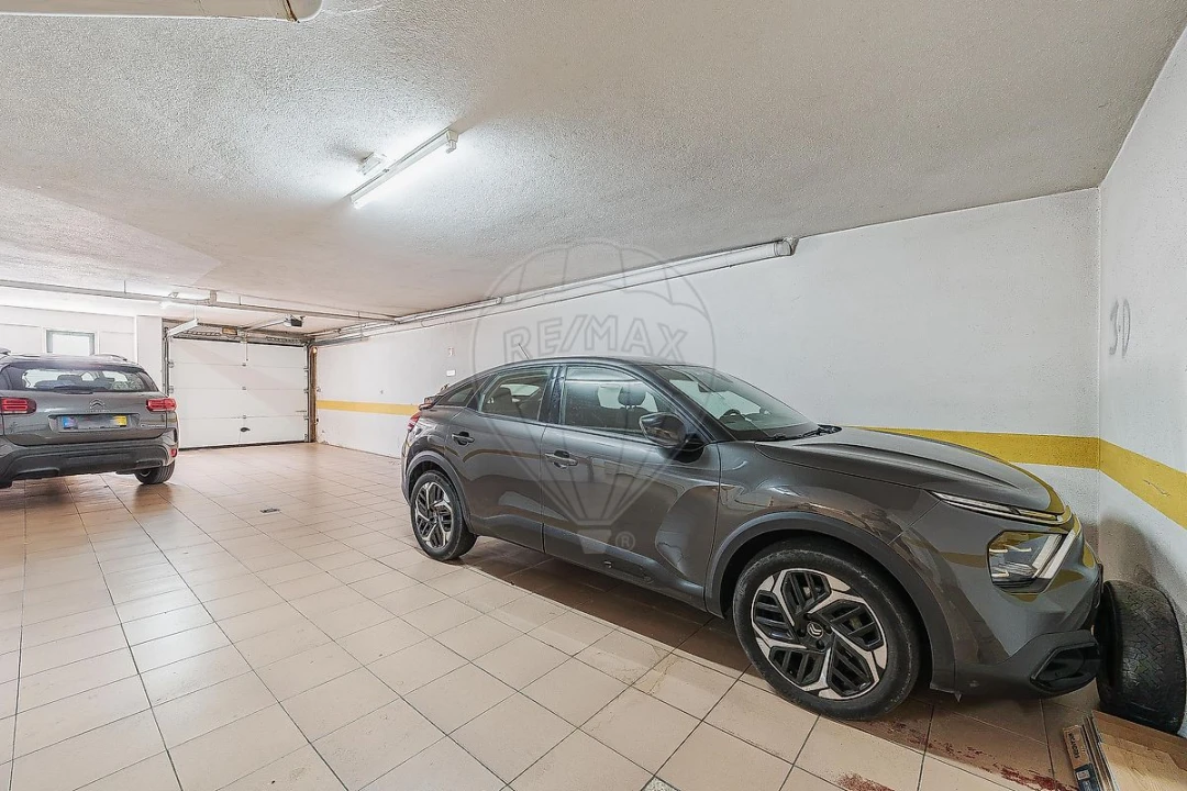 Apartamento T2 para Venda em Ramada e Caneças Foto 48