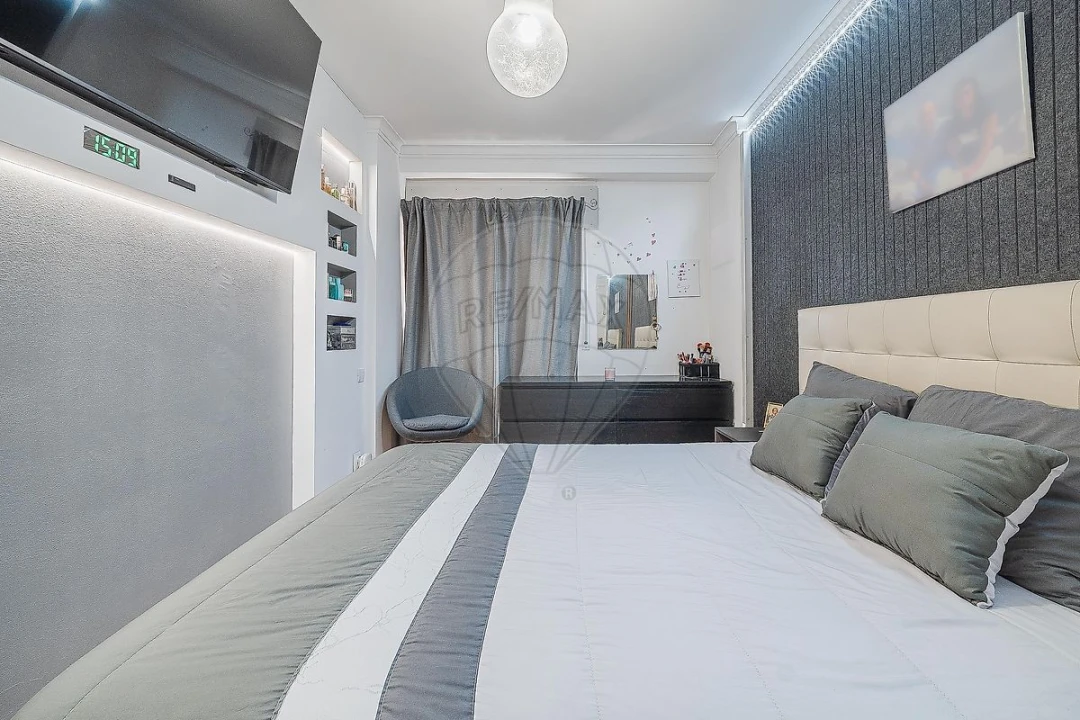 Apartamento T2 para Venda em Ramada e Caneças Foto 27
