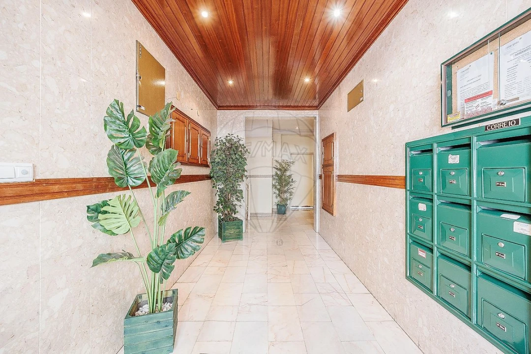 Apartamento T2 para Venda em Ramada e Caneças Foto 49