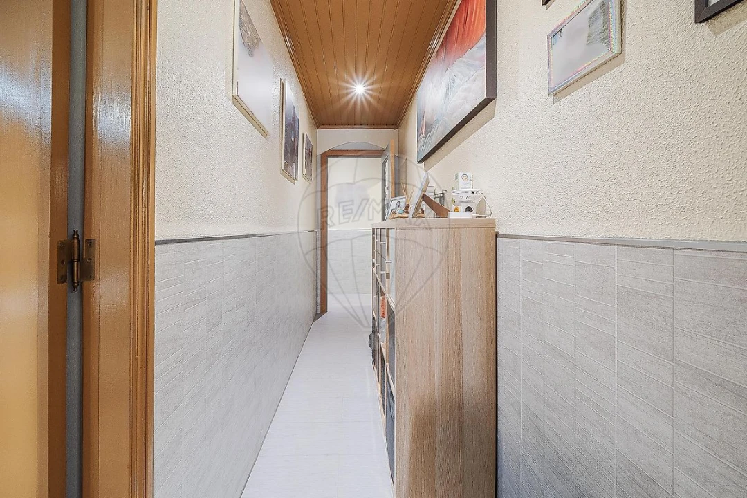 Apartamento T2 para Venda em Ramada e Caneças Foto 22