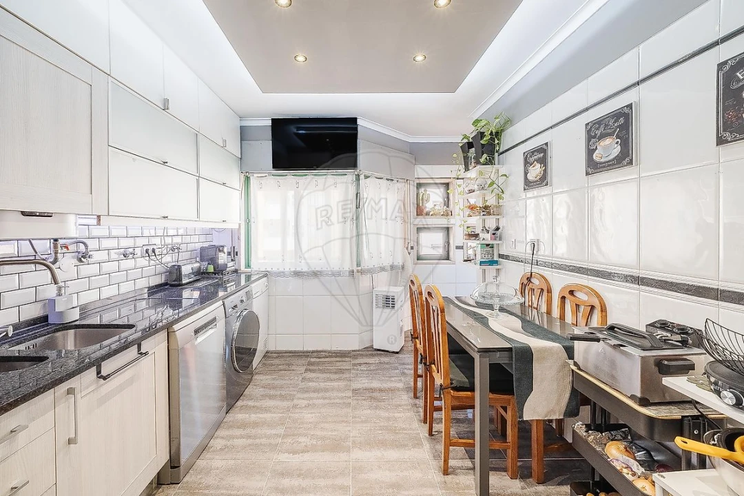 Apartamento T2 para Venda em Ramada e Caneças Foto 31