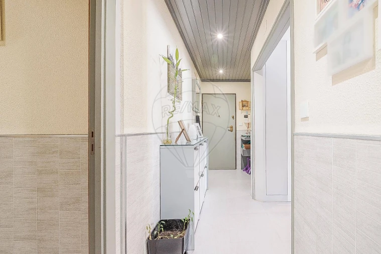 Apartamento T2 para Venda em Ramada e Caneças Foto 15