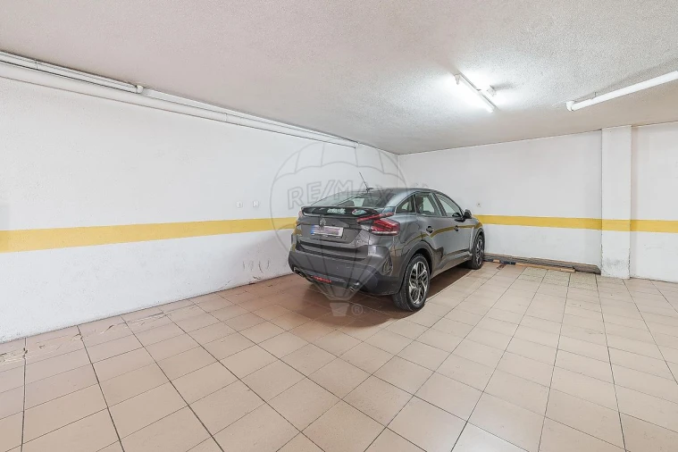 Apartamento T2 para Venda em Ramada e Caneças Foto 46