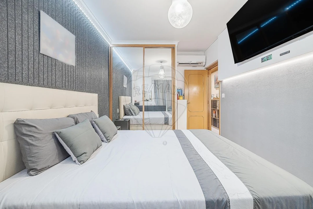 Apartamento T2 para Venda em Ramada e Caneças Foto 32