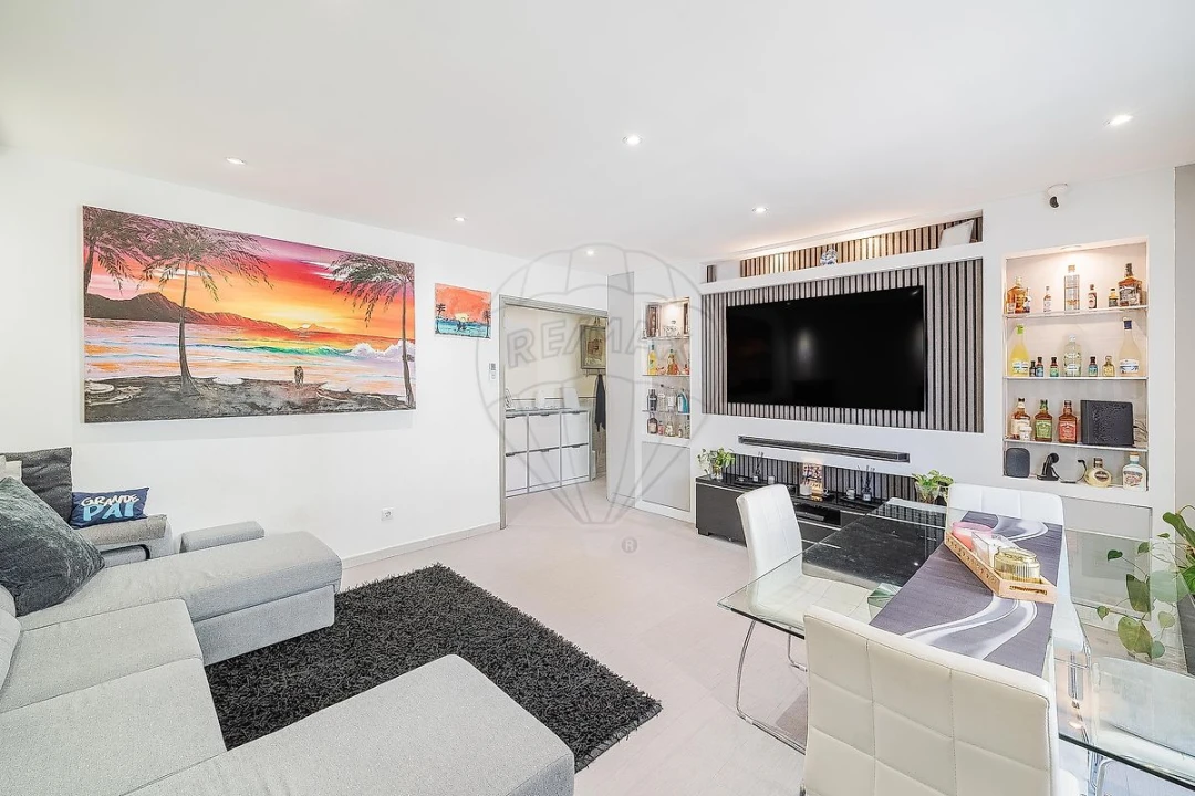 Apartamento T2 para Venda em Ramada e Caneças Foto 2