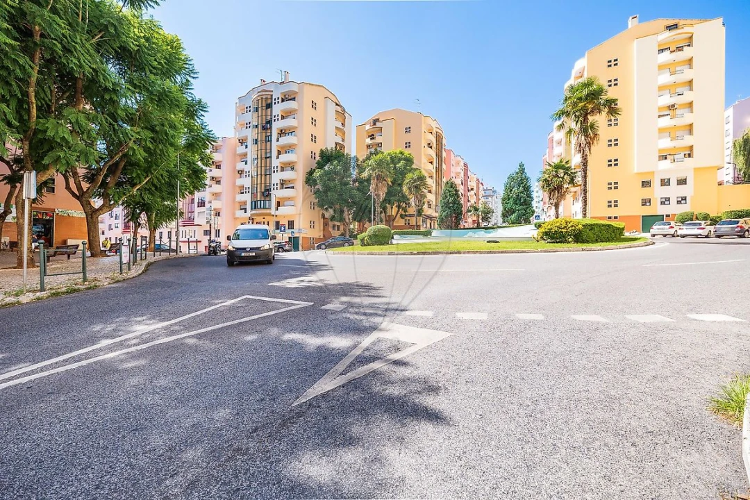 Apartamento T2 para Venda em Ramada e Caneças Foto 50