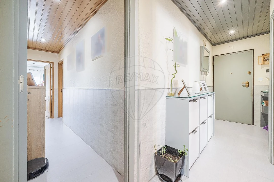 Apartamento T2 para Venda em Ramada e Caneças Foto 18