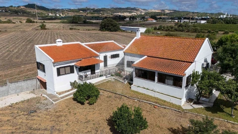 Moradia T2 para Venda em Alenquer (Santo Estêvão e Triana)
