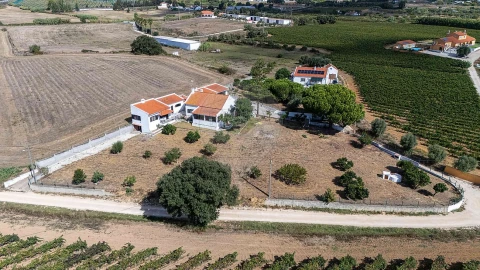 Moradia T2 para Venda em Alenquer (Santo Estêvão e Triana)