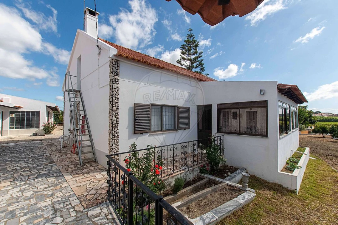 Moradia T2 para Venda em Alenquer (Santo Estêvão e Triana) Foto 1