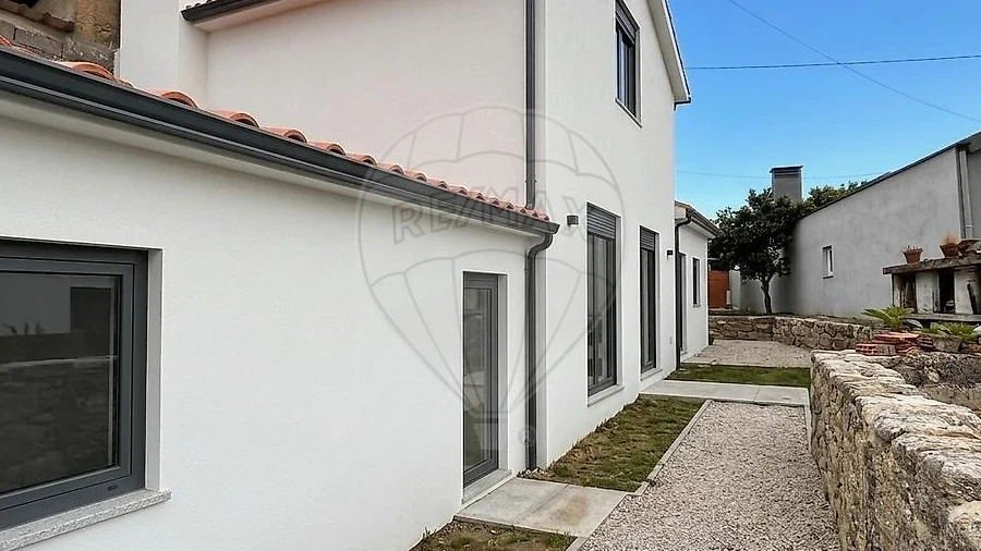 Moradia T3 para Venda em Angeja