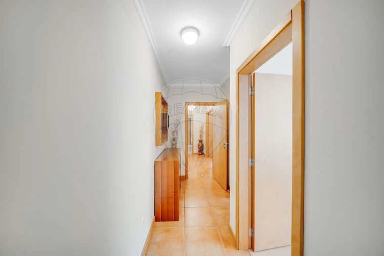 Apartamento T2 para Venda em Eixo e Eirol Foto 16