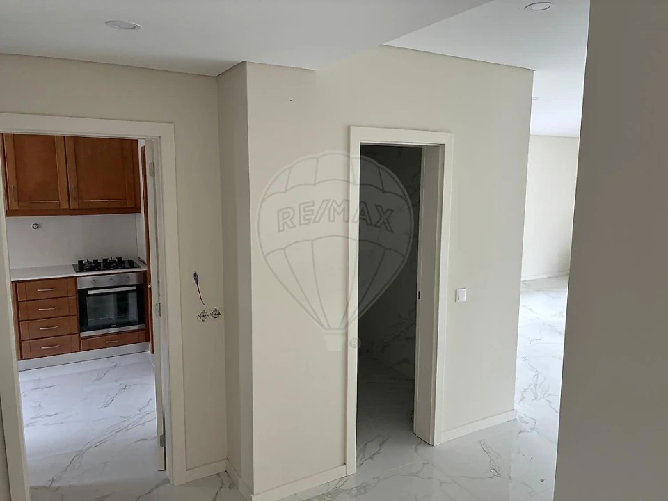 Moradia T4 para Arrendamento em Silvalde Foto 3