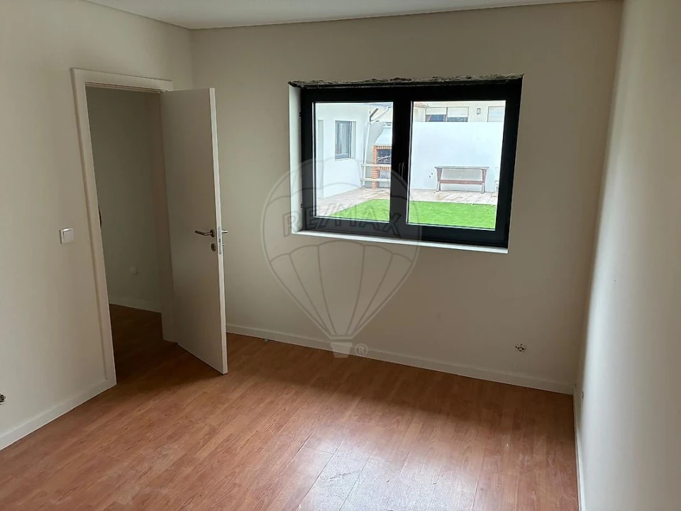 Moradia T4 para Arrendamento em Silvalde Foto 6
