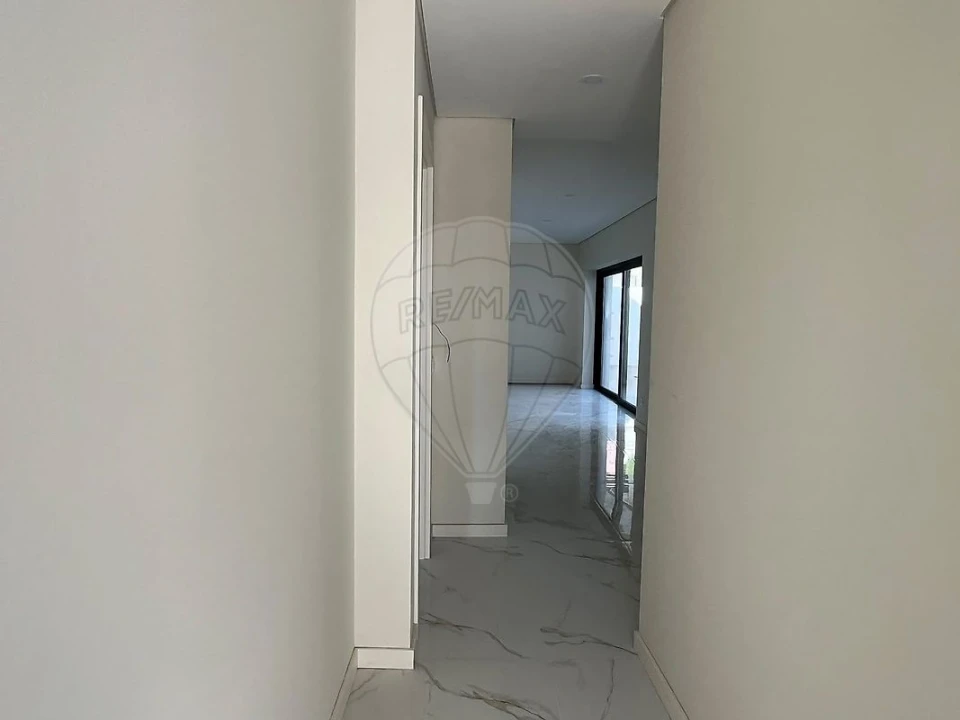 Moradia T4 para Arrendamento em Silvalde Foto 3