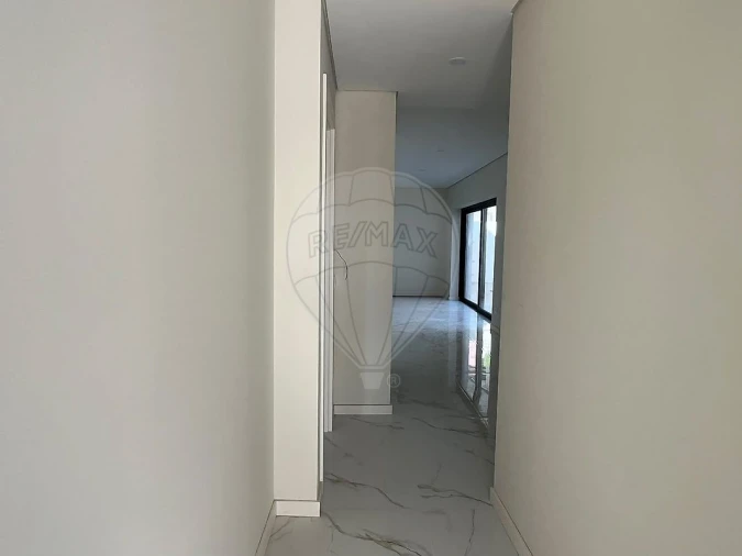 Moradia T4 para Arrendamento em Silvalde Foto 3