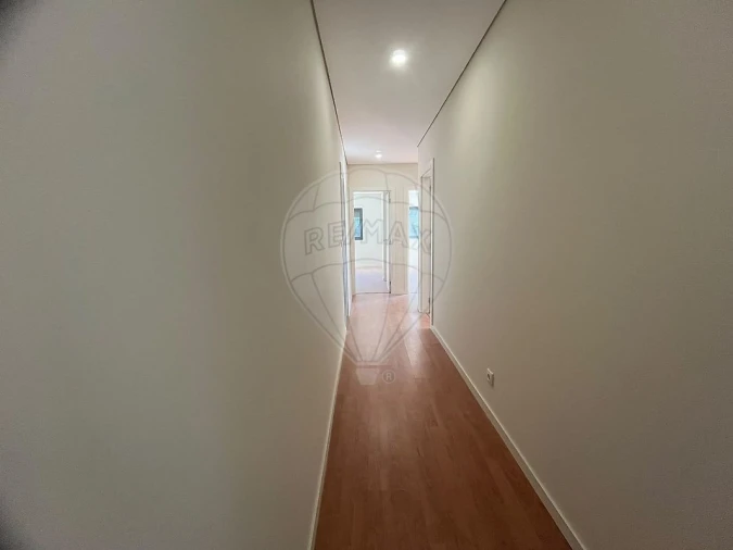 Moradia T4 para Arrendamento em Silvalde Foto 13