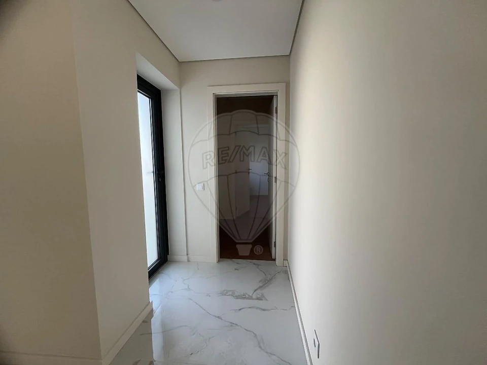 Moradia T4 para Arrendamento em Silvalde Foto 9