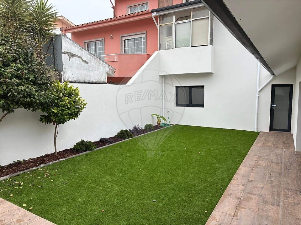 Moradia T4 para Arrendamento em Silvalde Foto 5