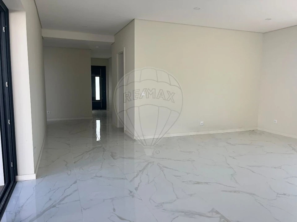 Moradia T4 para Arrendamento em Silvalde Foto 25