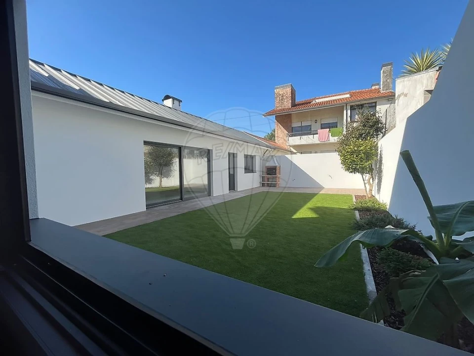 Moradia T4 para Arrendamento em Silvalde Foto 14